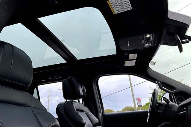 Used 2025 Lincoln Navigator Reserve w/ Jet Appearance Package image 27