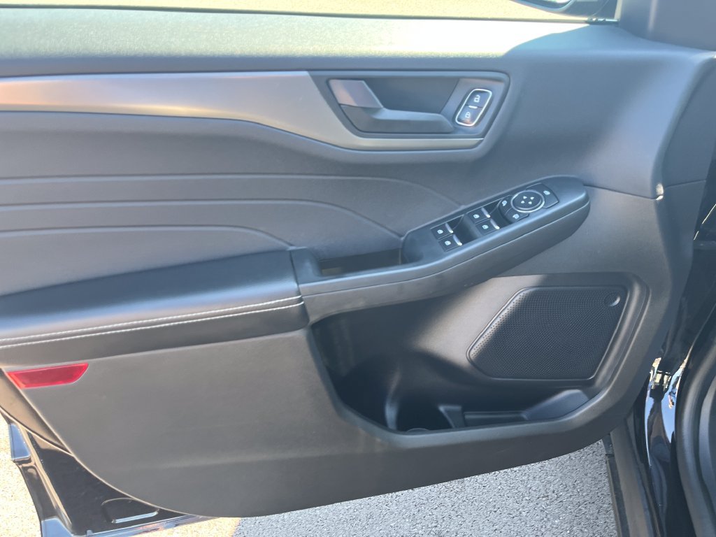 Used 2023 Ford Escape Active AWD/4WD image 11
