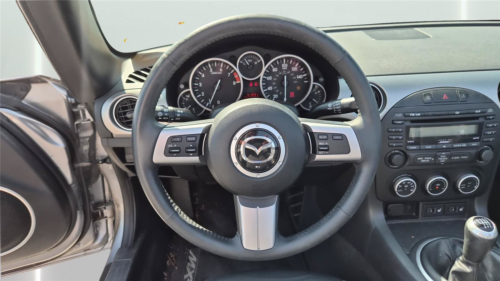 Used 2009 MAZDA MX-5 Miata Grand Touring w/ Premium Pkg RWD image 11
