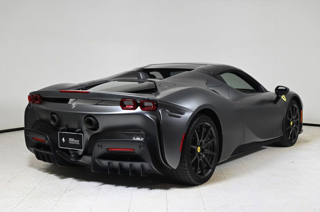 Used 2024 Ferrari SF90 Spider image 9