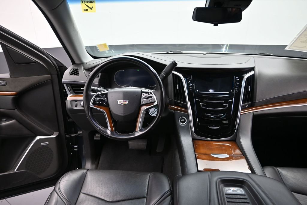 Used 2019 Cadillac Escalade Luxury RWD image 19