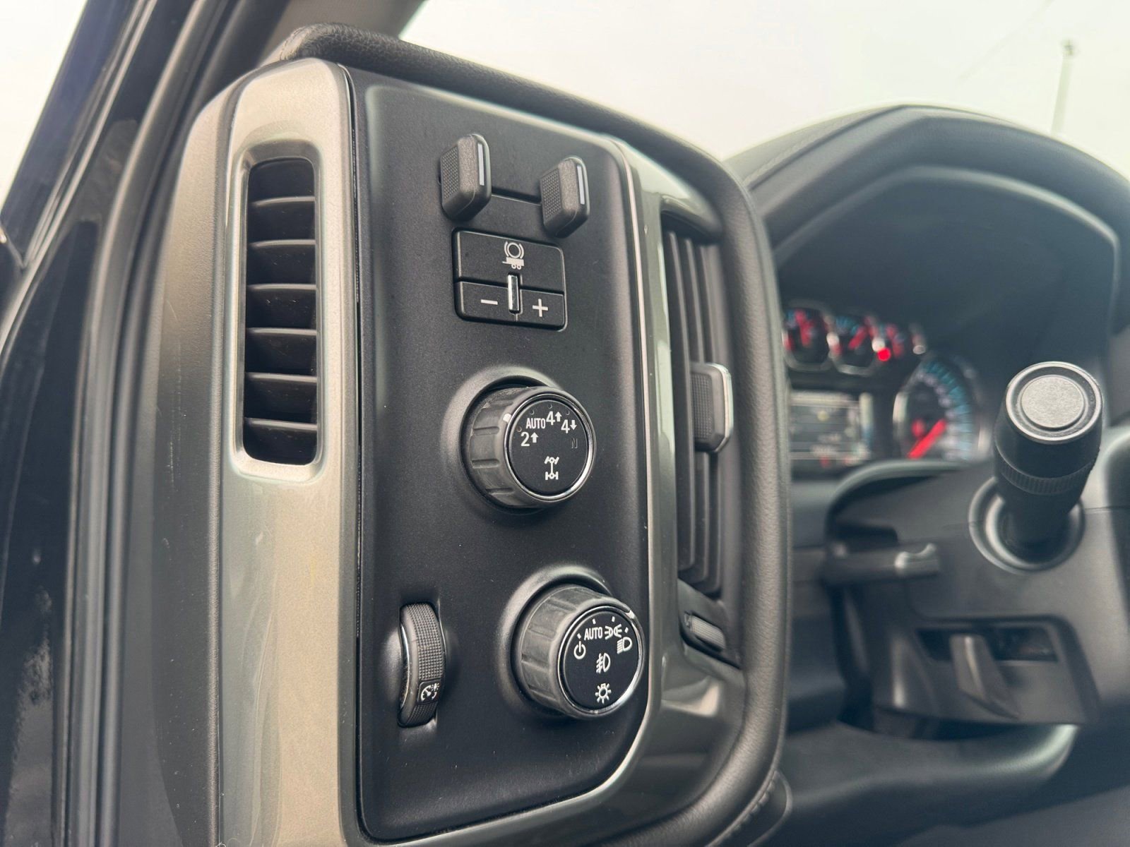 Used 2018 Chevrolet Silverado 1500 LTZ Z71 w/ LTZ Plus Package image 20