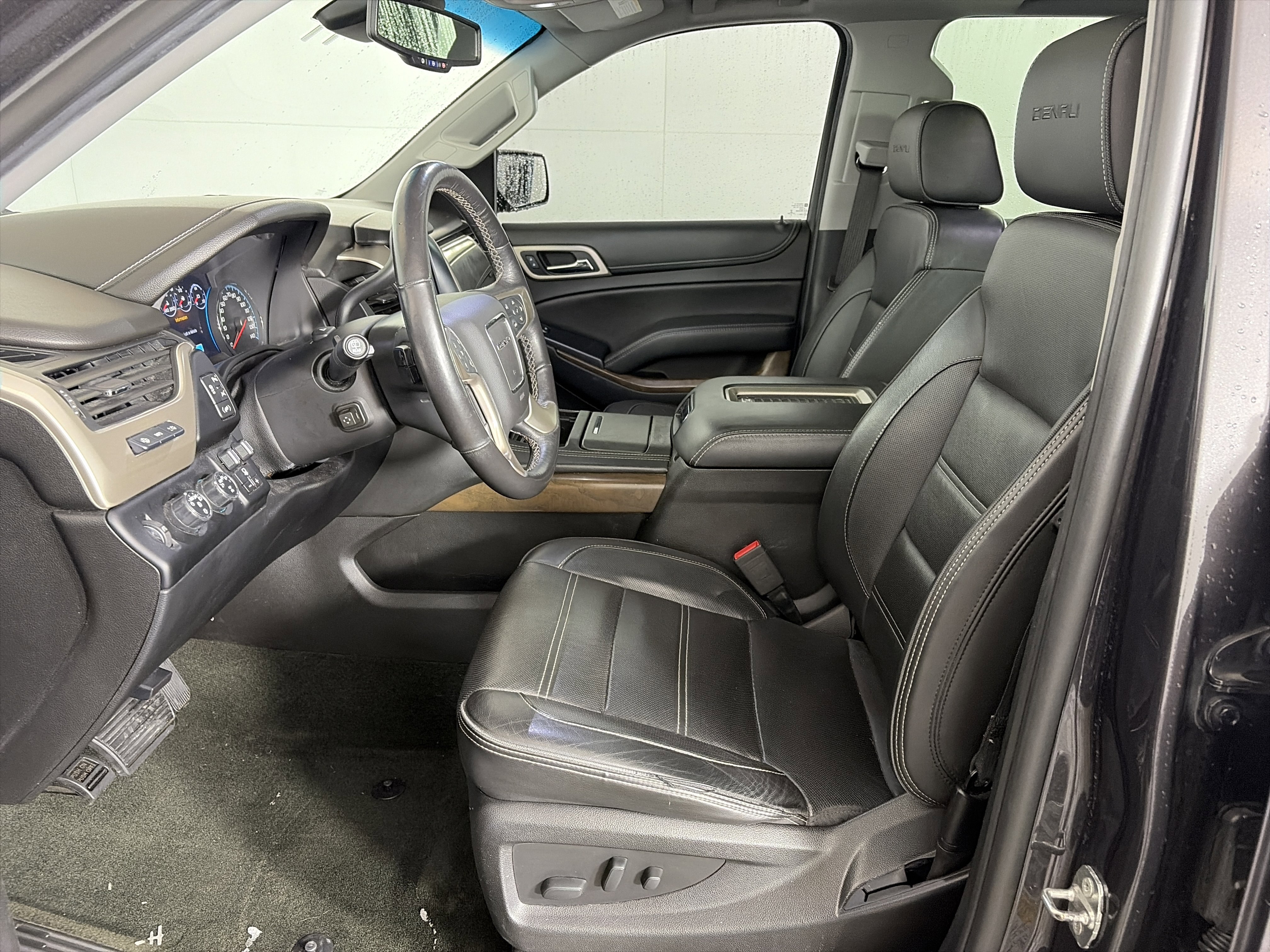 Used 2018 GMC Yukon Denali image 6