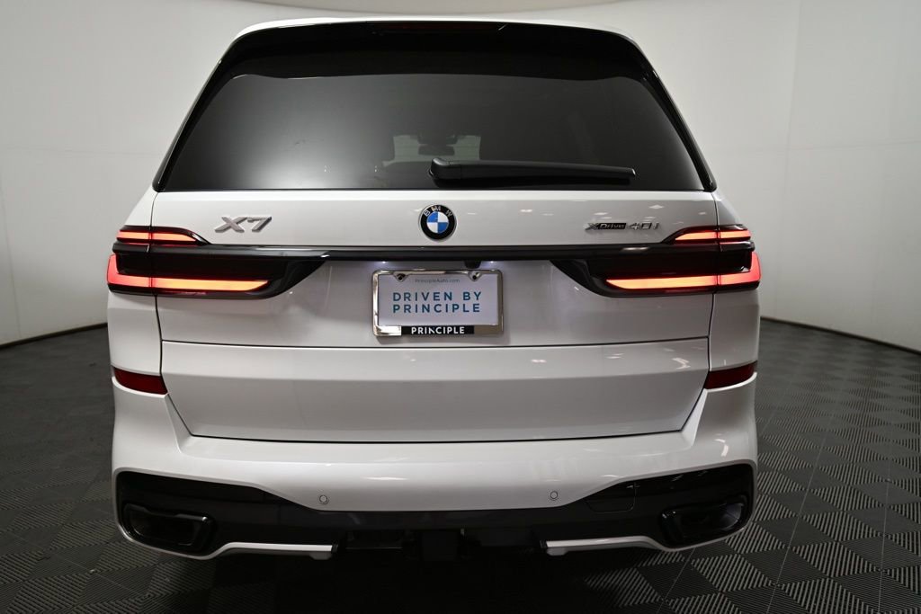 New 2026 BMW X7 xDrive40i w/ M Sport Package AWD/4WD image 7
