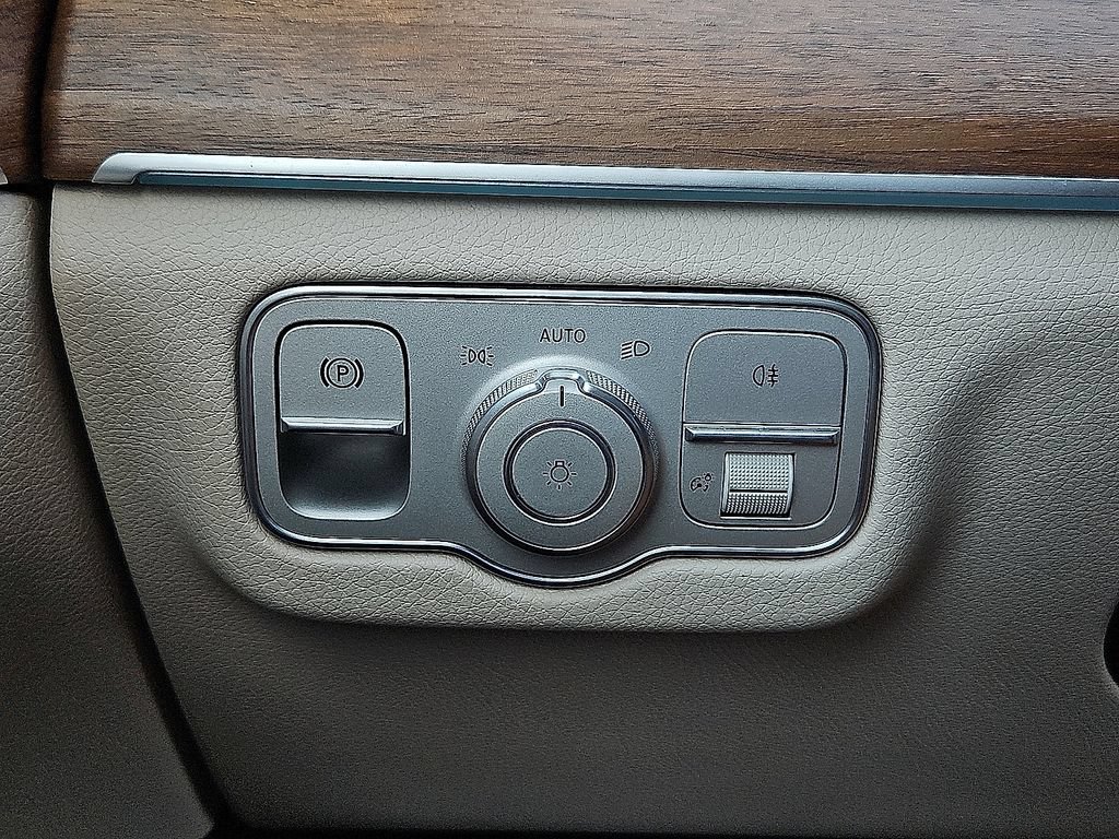 Certified 2025 Mercedes-Benz GLE 350 4MATIC image 22