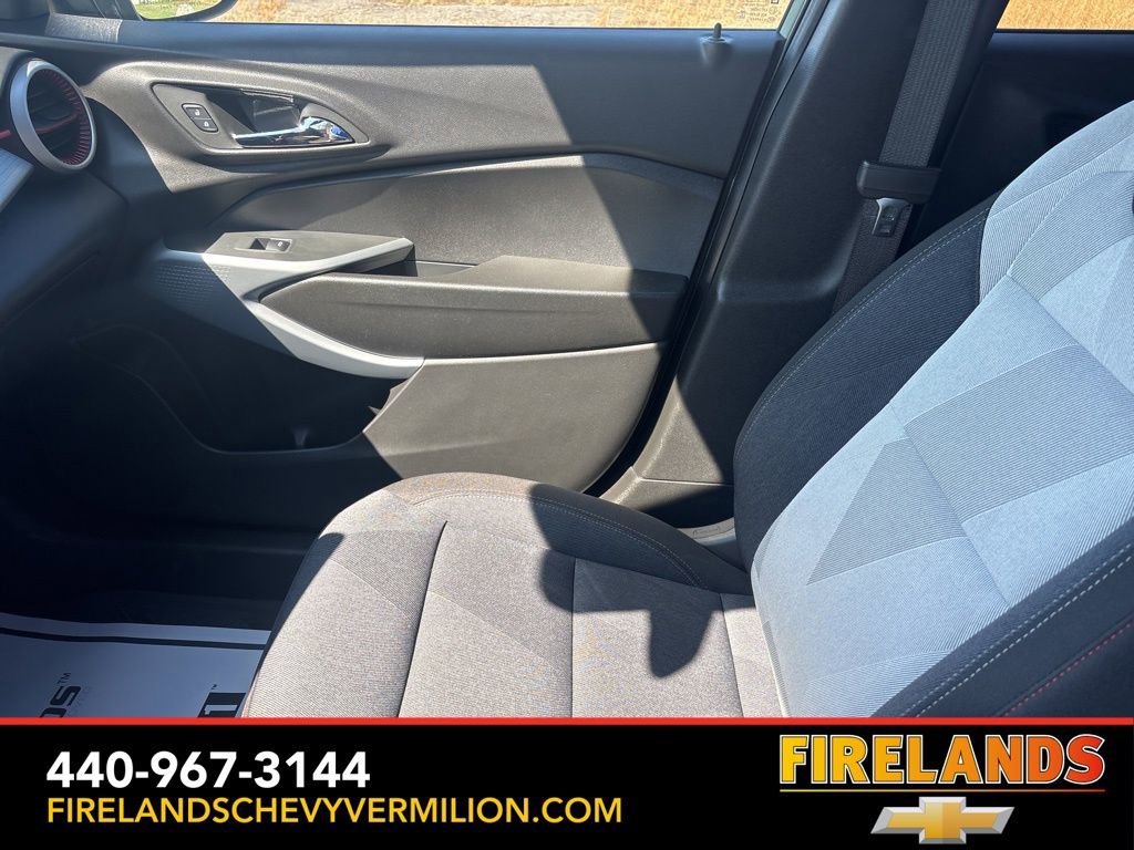 Certified 2024 Chevrolet Trax RS w/ Driver Confidence Package image 16