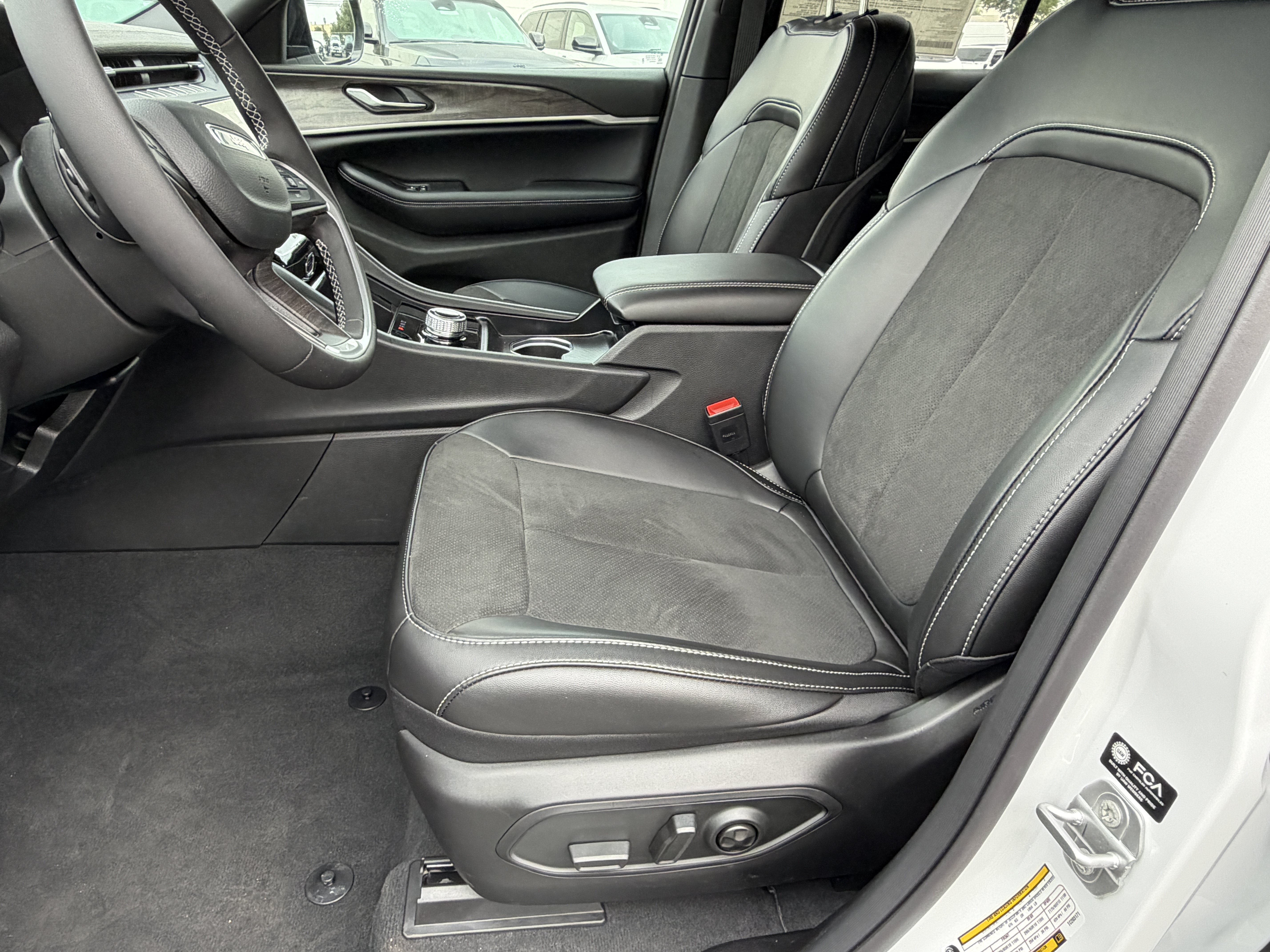 New 2026 Jeep Grand Cherokee Altitude RWD image 21