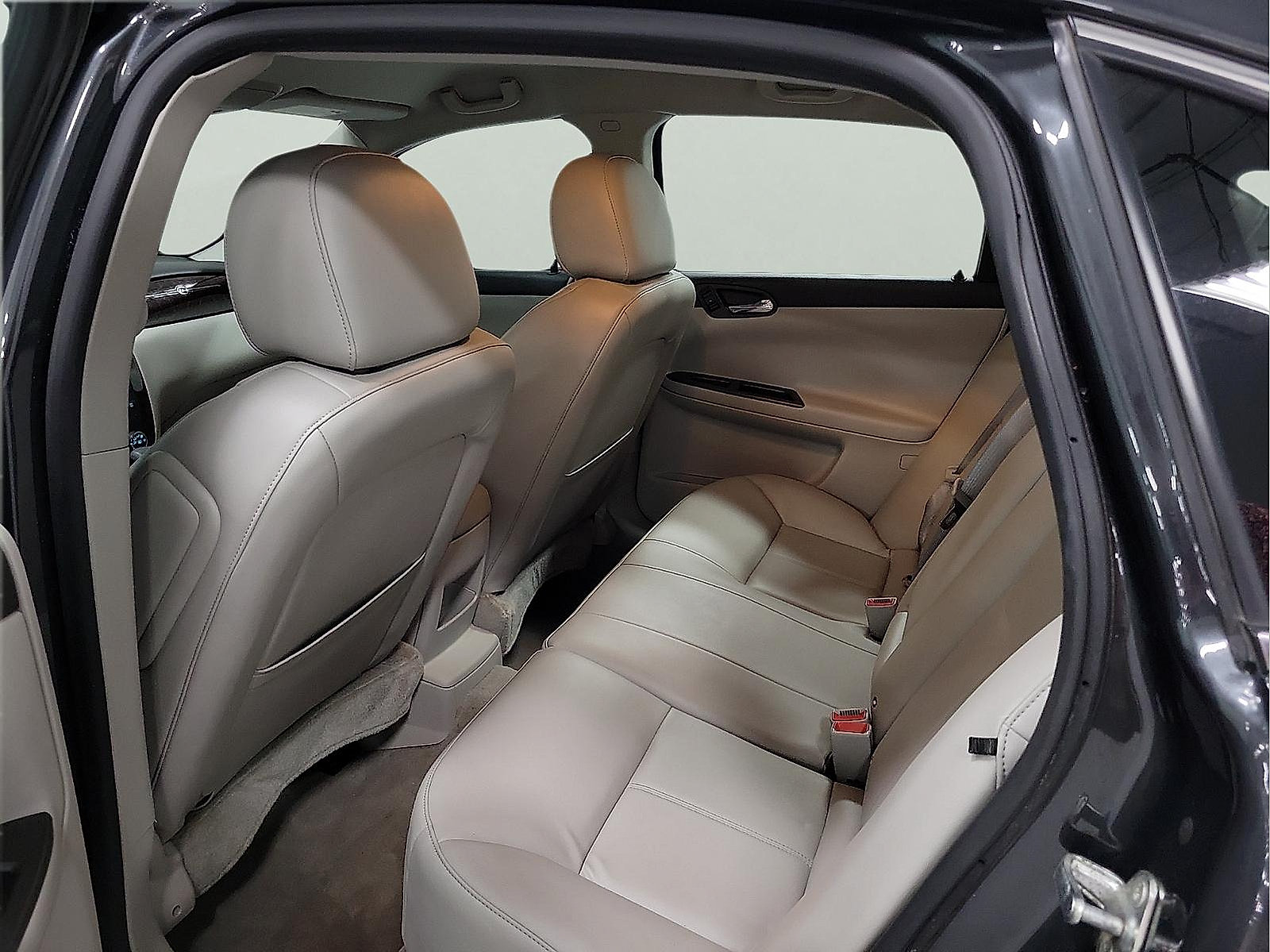 Used 2016 Chevrolet Impala LTZ FWD image 9