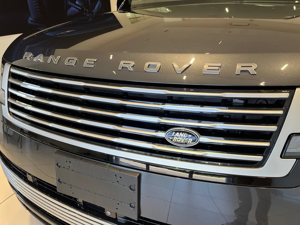 Used 2024 Land Rover Range Rover SV AWD/4WD image 14