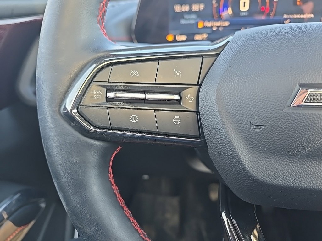 Used 2025 Chevrolet Traverse RS image 19