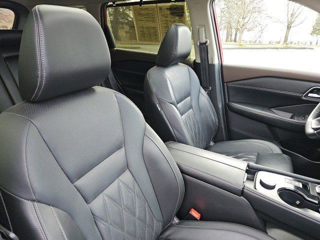 Used 2023 Nissan Rogue Platinum w/ Platinum Premium Package image 12