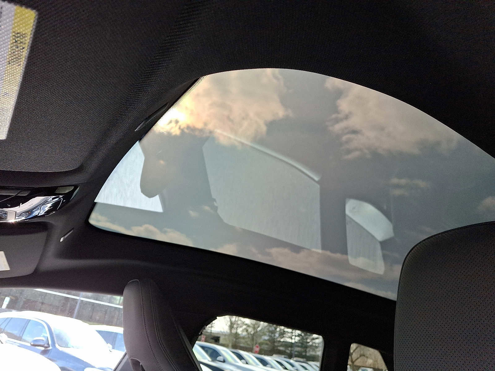 Used 2024 BMW iX xDrive50 w/ Sport Package image 15