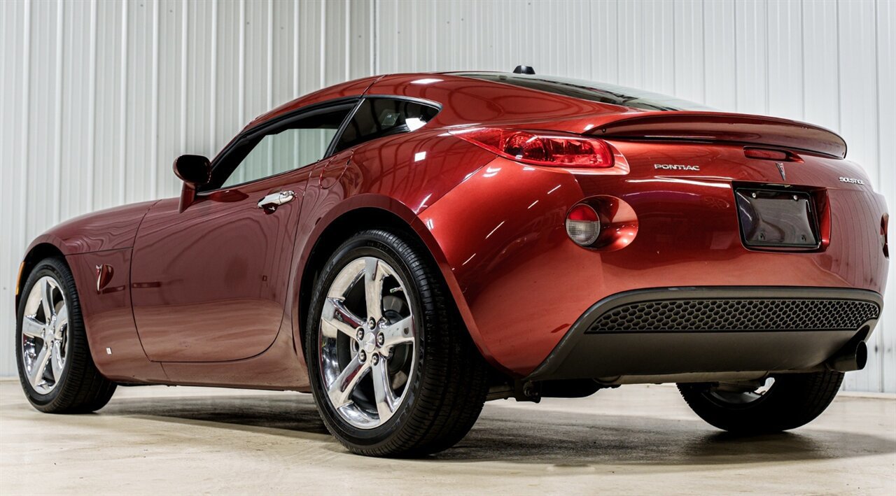 Used 2009 Pontiac Solstice Coupe w/ Premium Package image 5