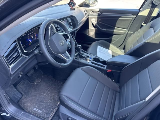Certified 2024 Volkswagen Jetta SE w/ Panoramic Sunroof Package image 8