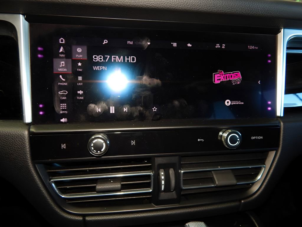 Used 2022 Porsche Macan image 31