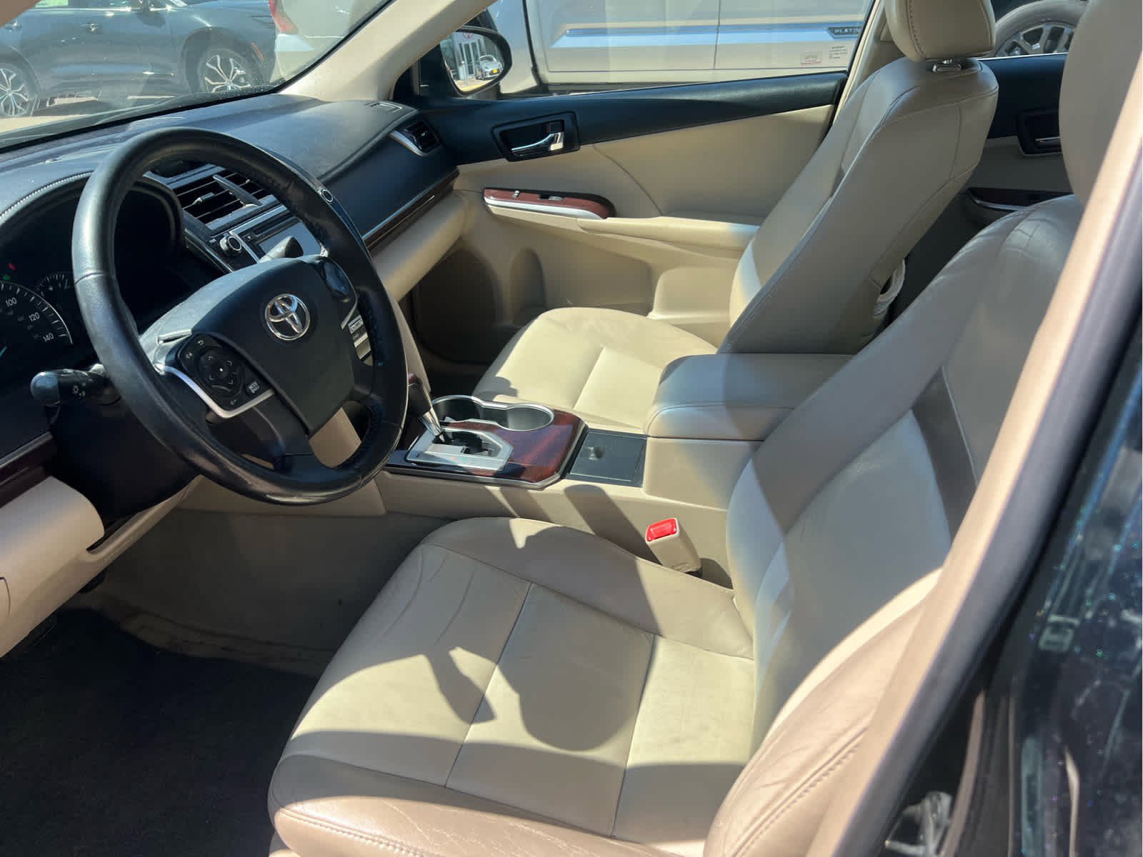 Used 2012 Toyota Camry XLE FWD image 6