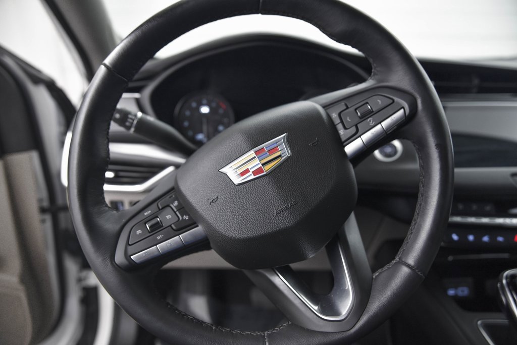 Used 2022 Cadillac XT4 Premium Luxury image 17