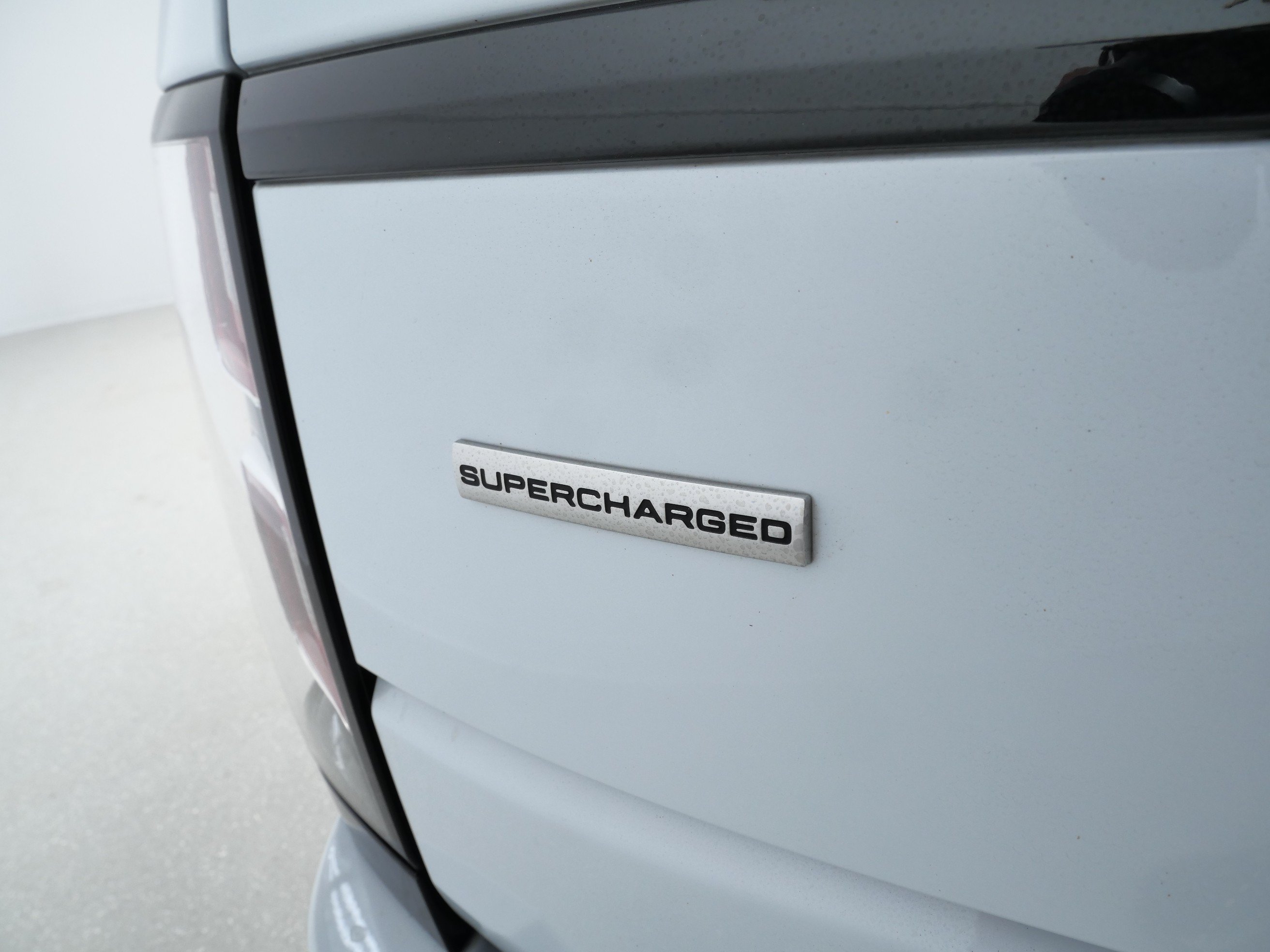 Used 2019 Land Rover Range Rover Supercharged AWD/4WD image 6
