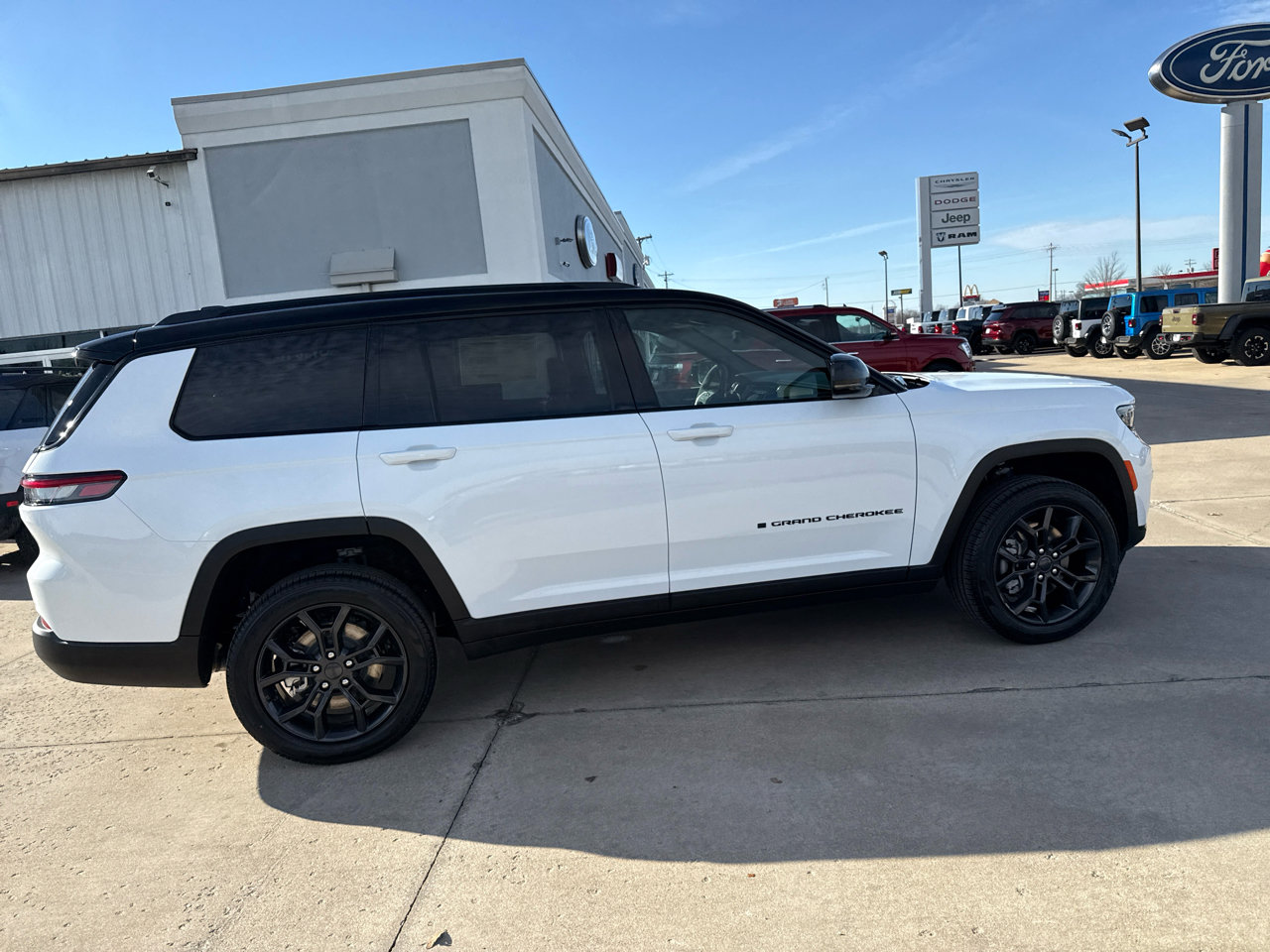 New 2025 Jeep Grand Cherokee L Limited image 5