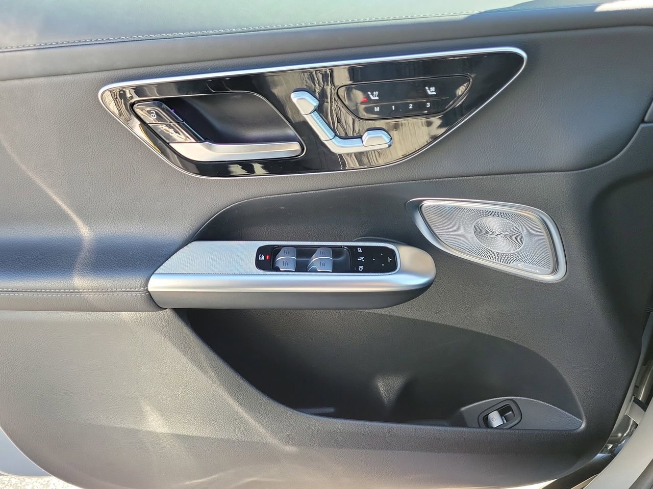 Certified 2024 Mercedes-Benz GLC 300 image 23