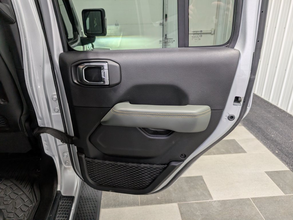 Used 2024 Jeep Wrangler High Altitude AWD/4WD image 26