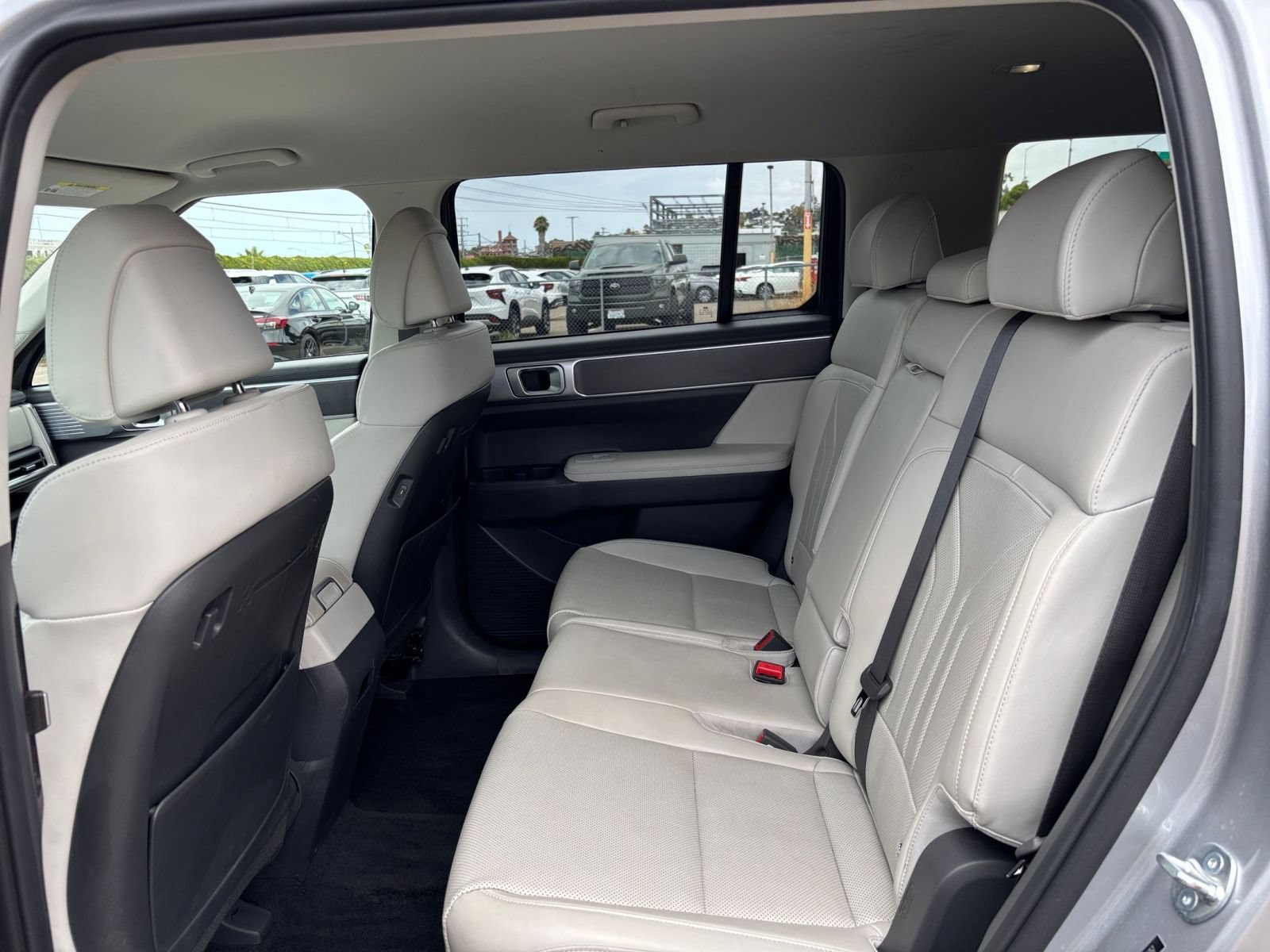Used 2025 Hyundai Santa Fe SEL AWD/4WD image 27
