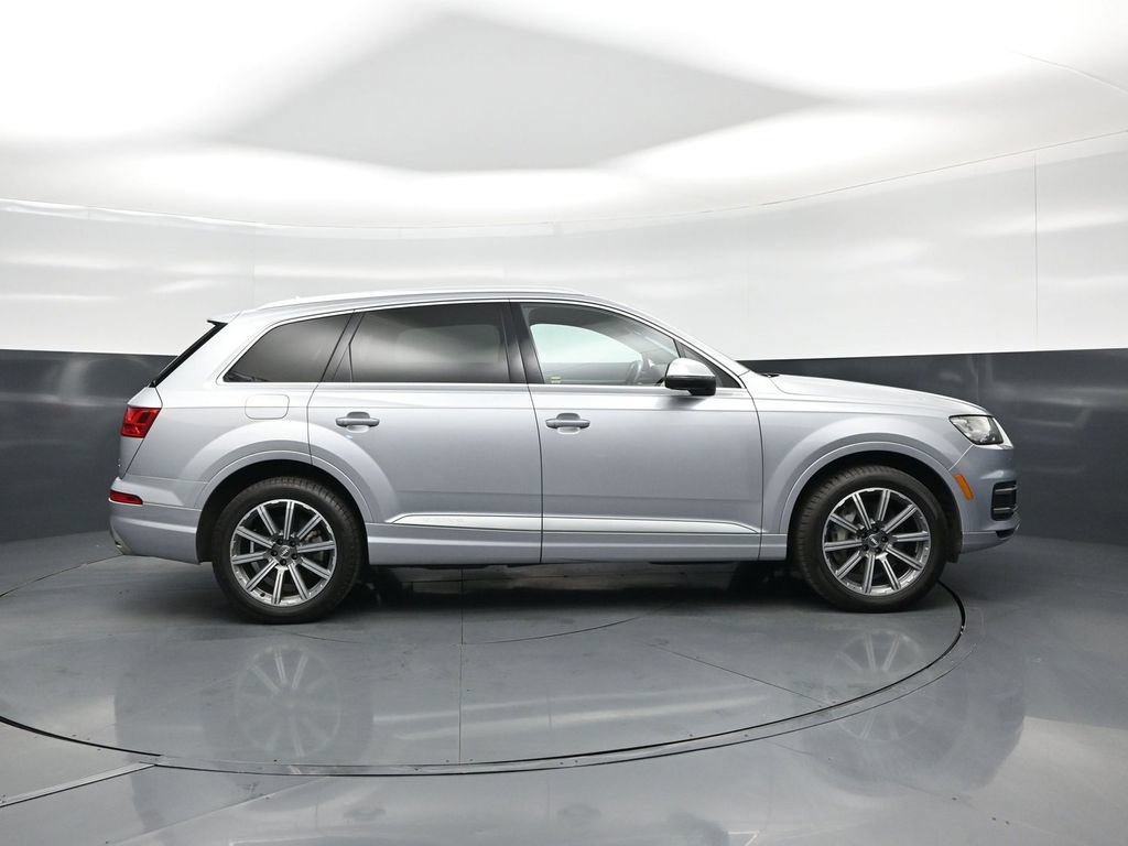 Used 2017 Audi Q7 3.0T Premium Plus w/ Premium Plus Package AWD/4WD image 30