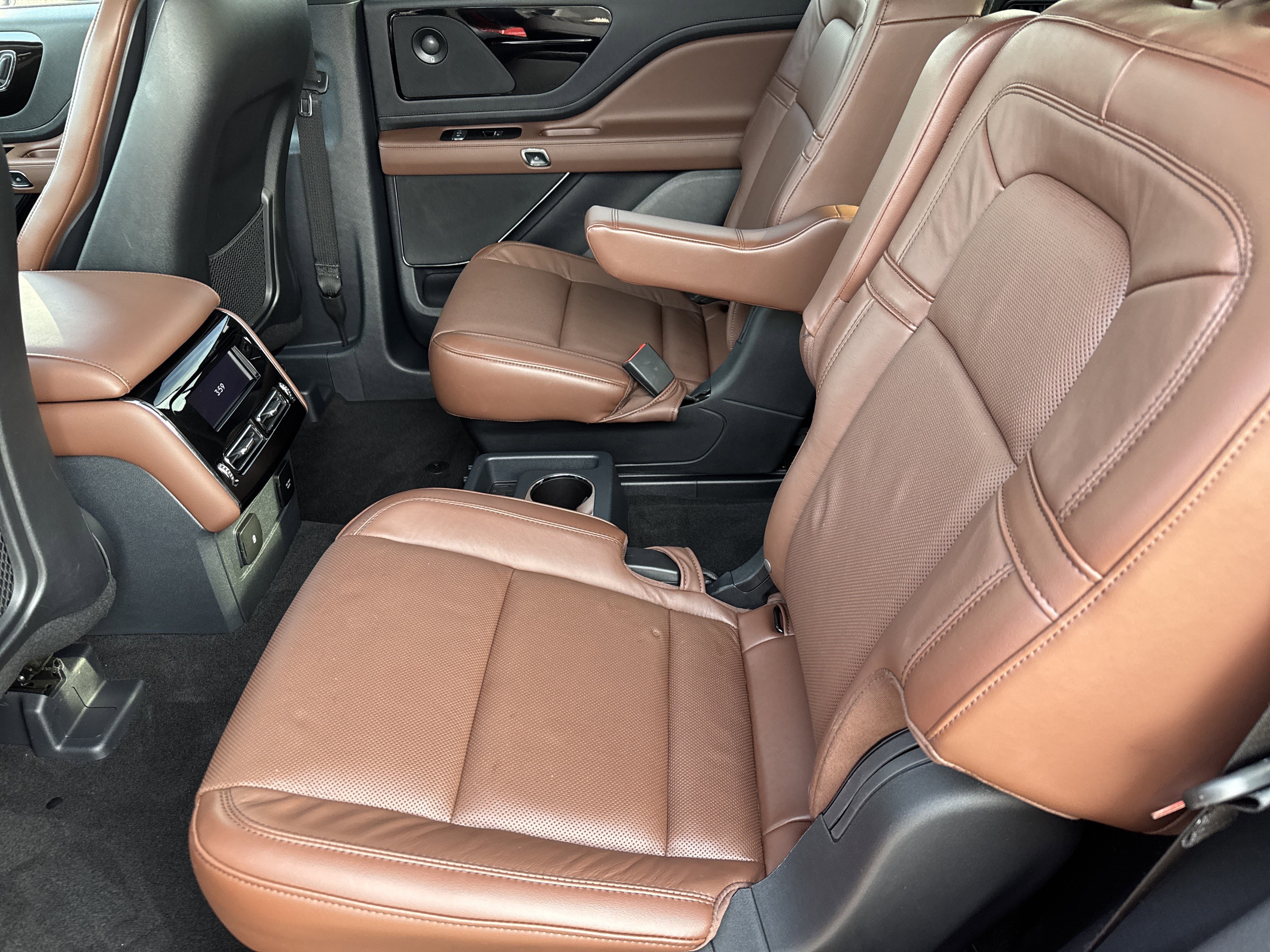 Used 2025 Lincoln Aviator Reserve w/ Illumination Package AWD/4WD image 6