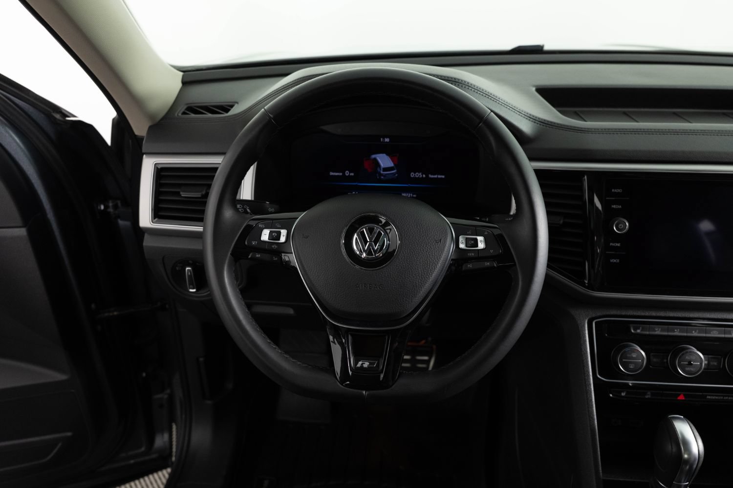 Used 2019 Volkswagen Atlas SEL R-Line AWD/4WD image 34