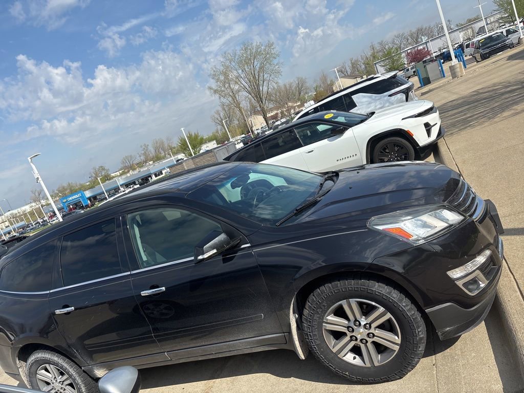 Used 2015 Chevrolet Traverse LT image 3