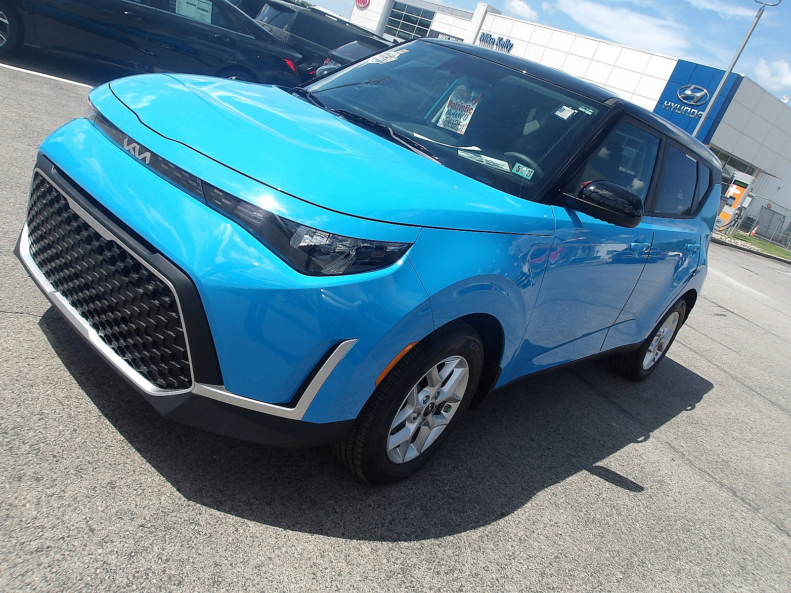 Used 2025 Kia Soul S FWD image 3