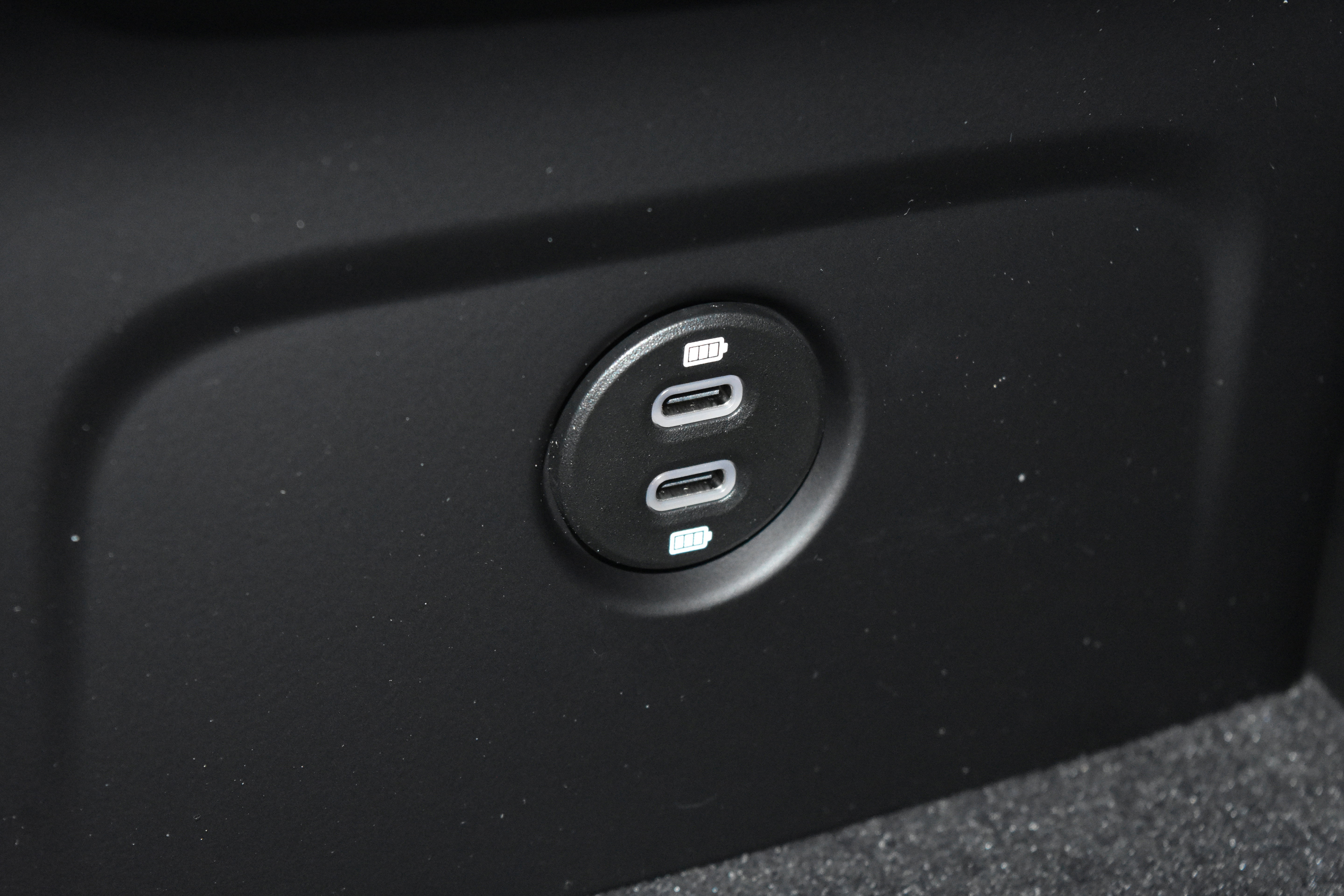 New 2026 Porsche Macan Turbo image 22