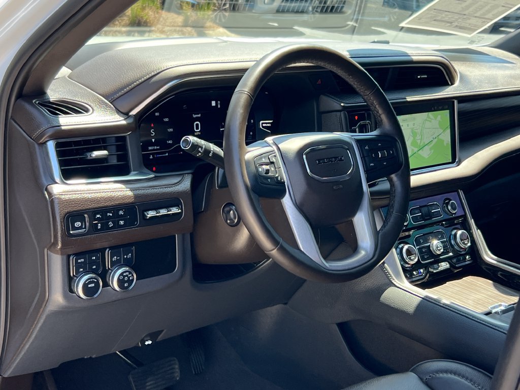 Used 2024 GMC Yukon Denali AWD/4WD image 5