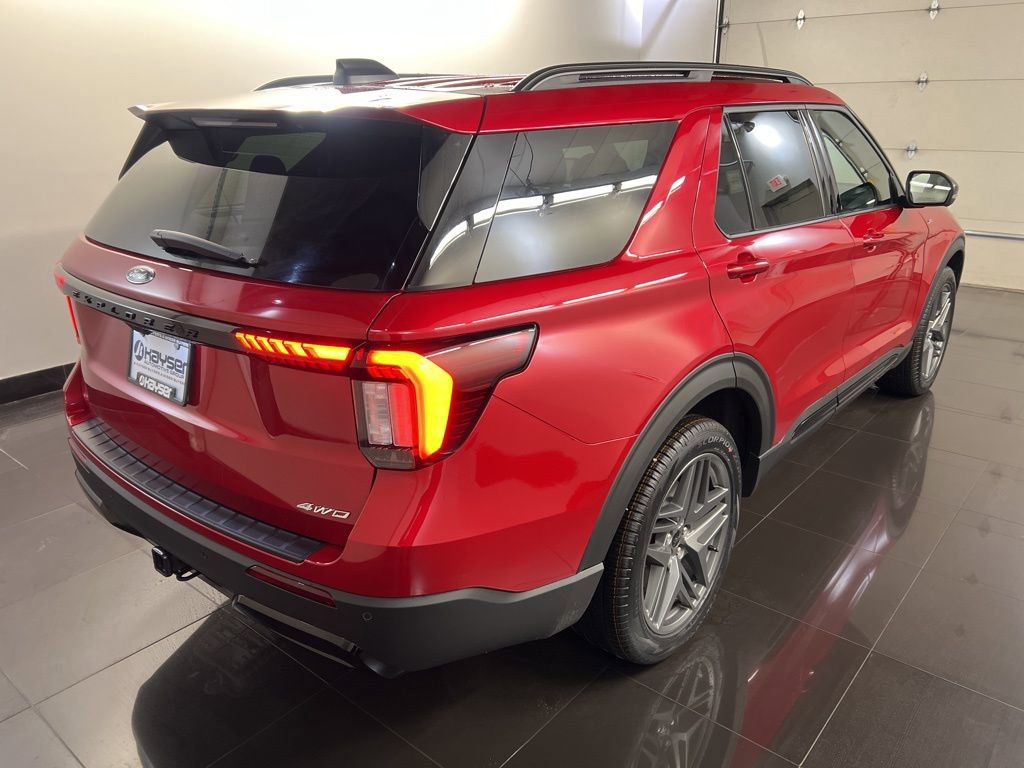 New 2026 Ford Explorer ST-Line w/ ST-Line Street Pack image 7
