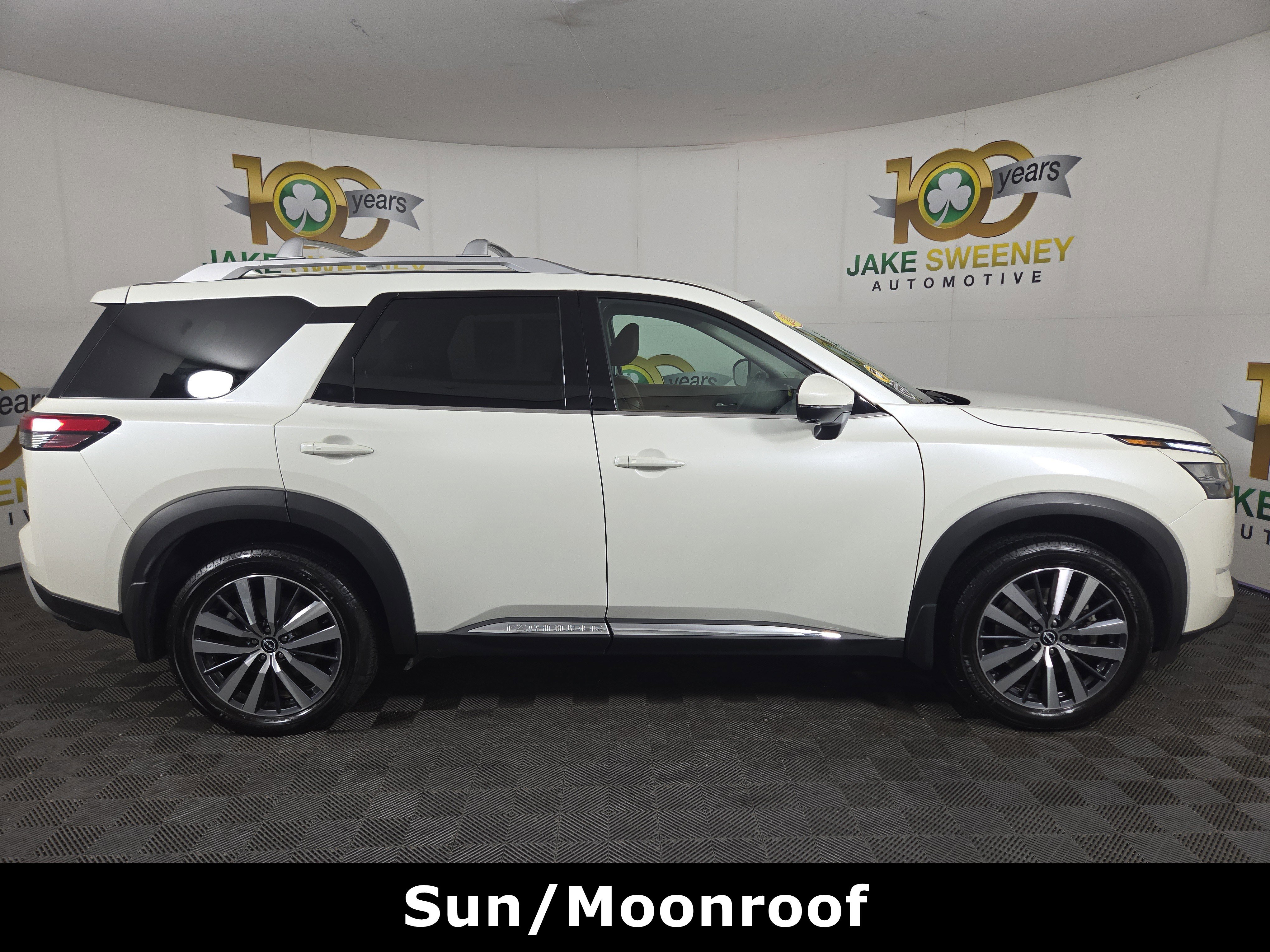 Used 2022 Nissan Pathfinder Platinum w/ Cargo Package image 10