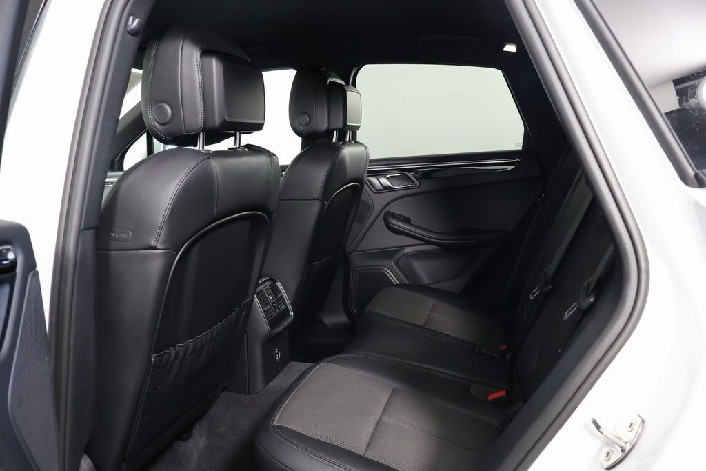 Used 2024 Porsche Macan AWD/4WD image 11