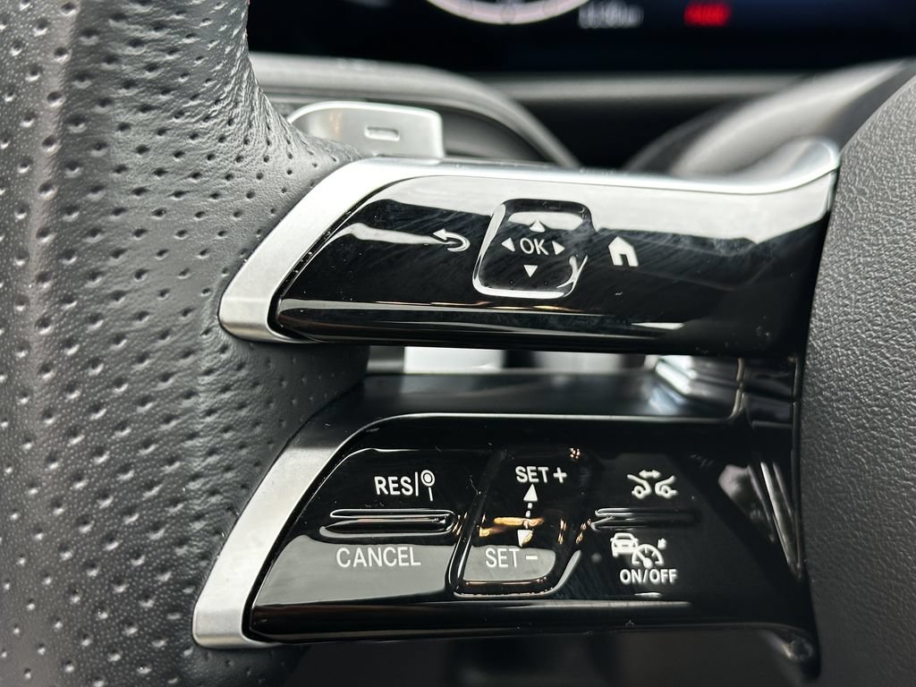 Certified 2025 Mercedes-Benz GLB 250 image 28