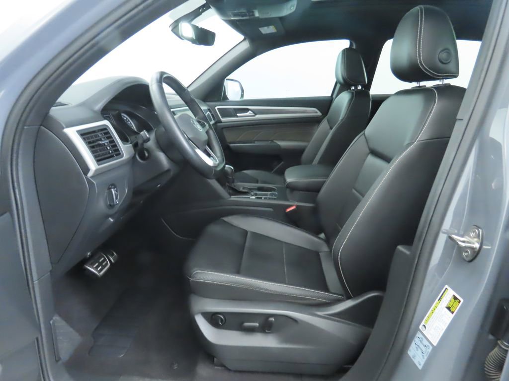 Used 2021 Volkswagen Atlas Cross Sport SE w/ Panoramic Sunroof Package image 19