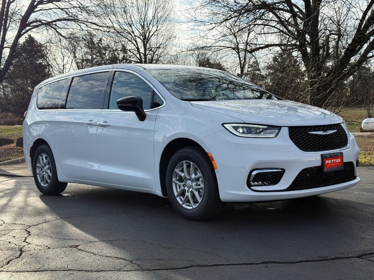 New 2026 Chrysler Pacifica Select FWD image 2