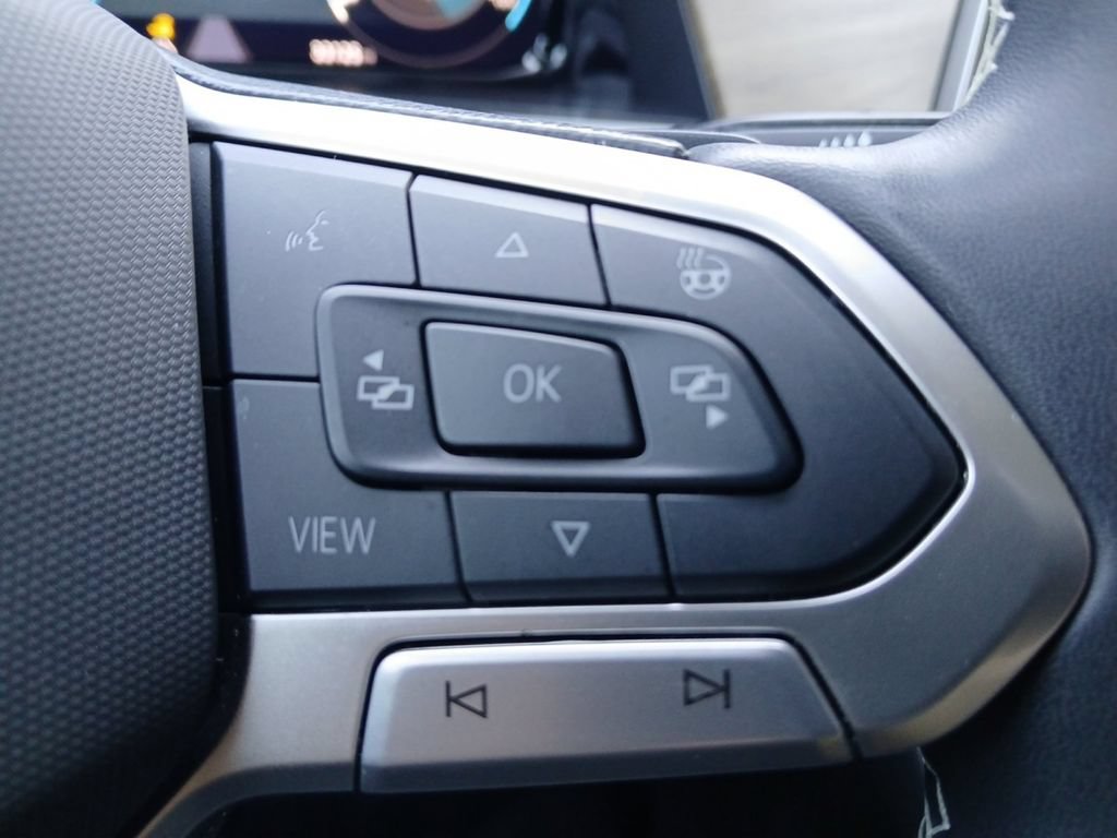 Used 2024 Volkswagen Atlas SE FWD image 25