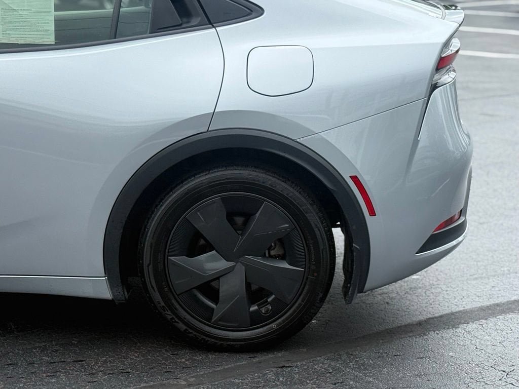 Certified 2023 Toyota Prius LE AWD/4WD image 4