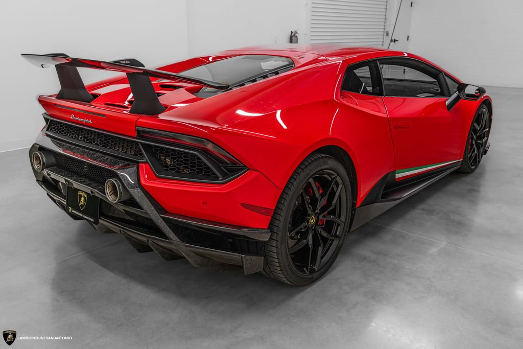 Used 2018 Lamborghini Huracan Performante AWD/4WD image 19