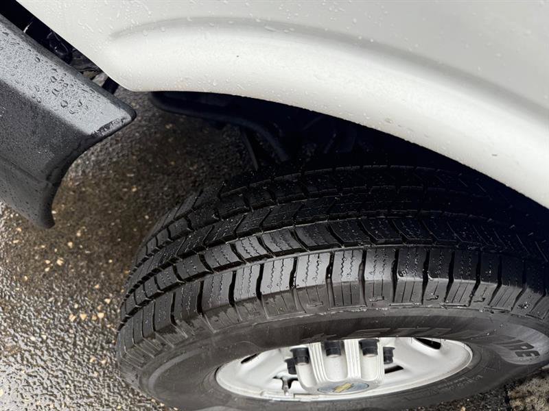 Used 2011 Chevrolet Express 2500 image 24