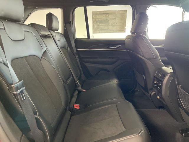 New 2026 Jeep Grand Cherokee Altitude AWD/4WD image 27
