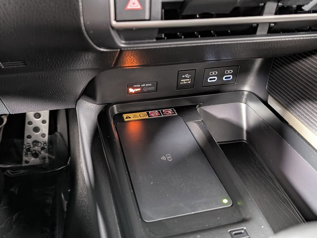 Certified 2025 Toyota Camry SE image 23