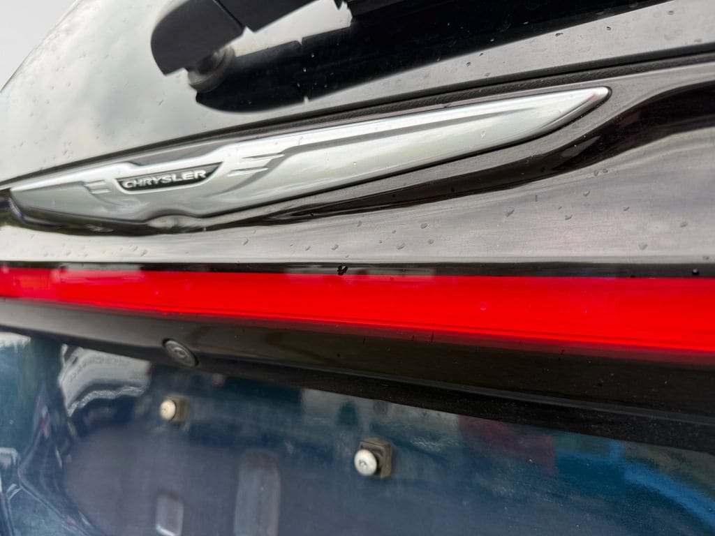 Used 2025 Chrysler Pacifica Select FWD image 19