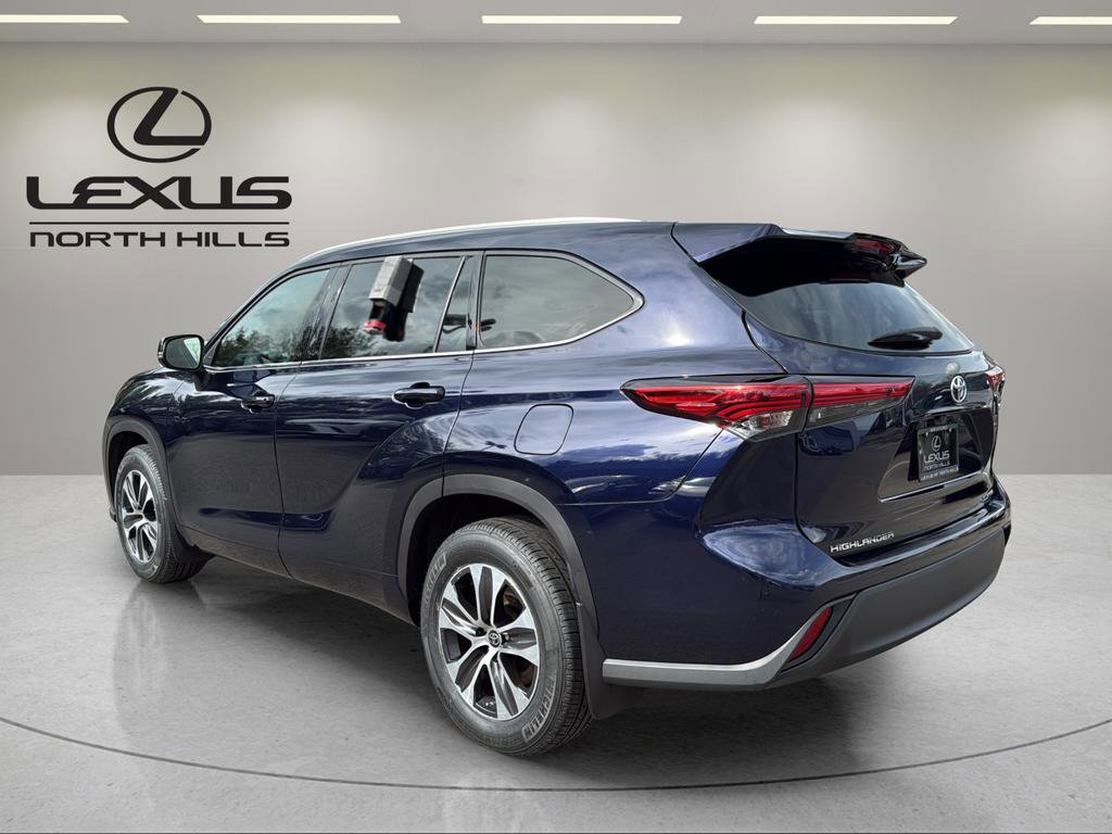 Used 2022 Toyota Highlander XLE image 8