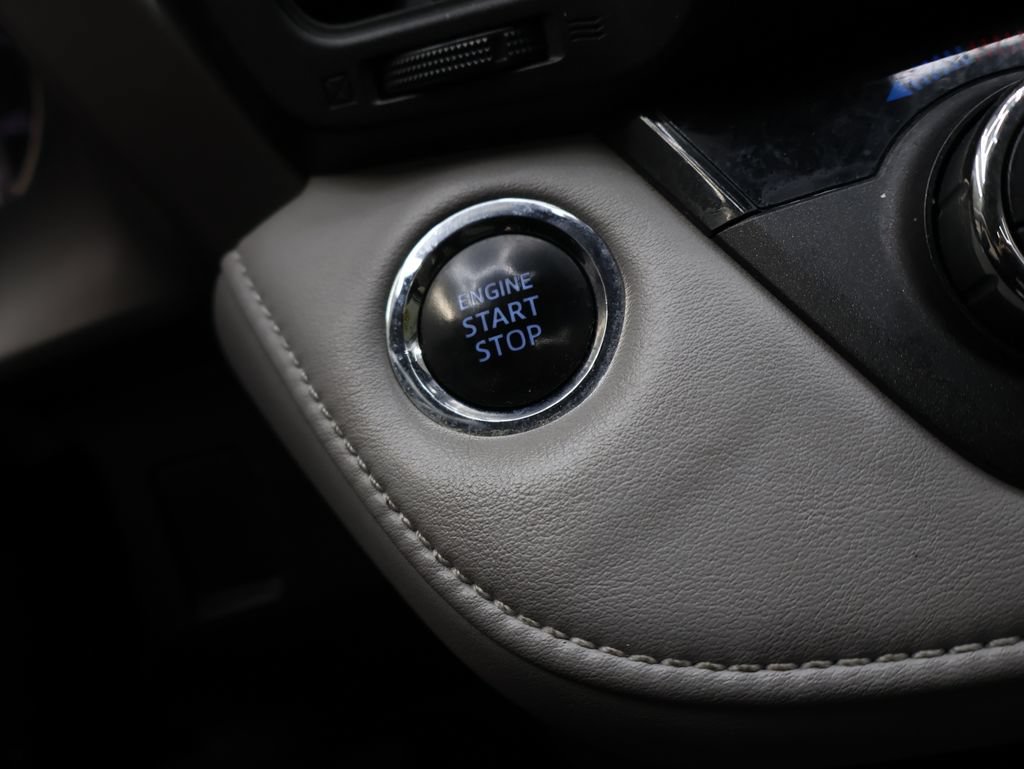 Used 2018 Toyota RAV4 Platinum FWD image 27