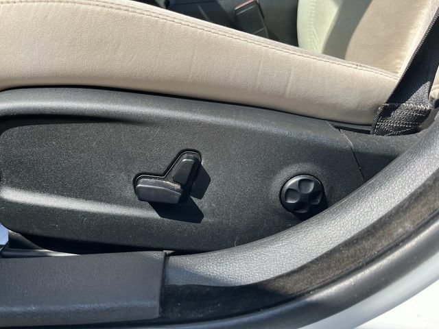 Used 2019 Chrysler 300 Touring w/ Driver Convenience Group RWD image 6