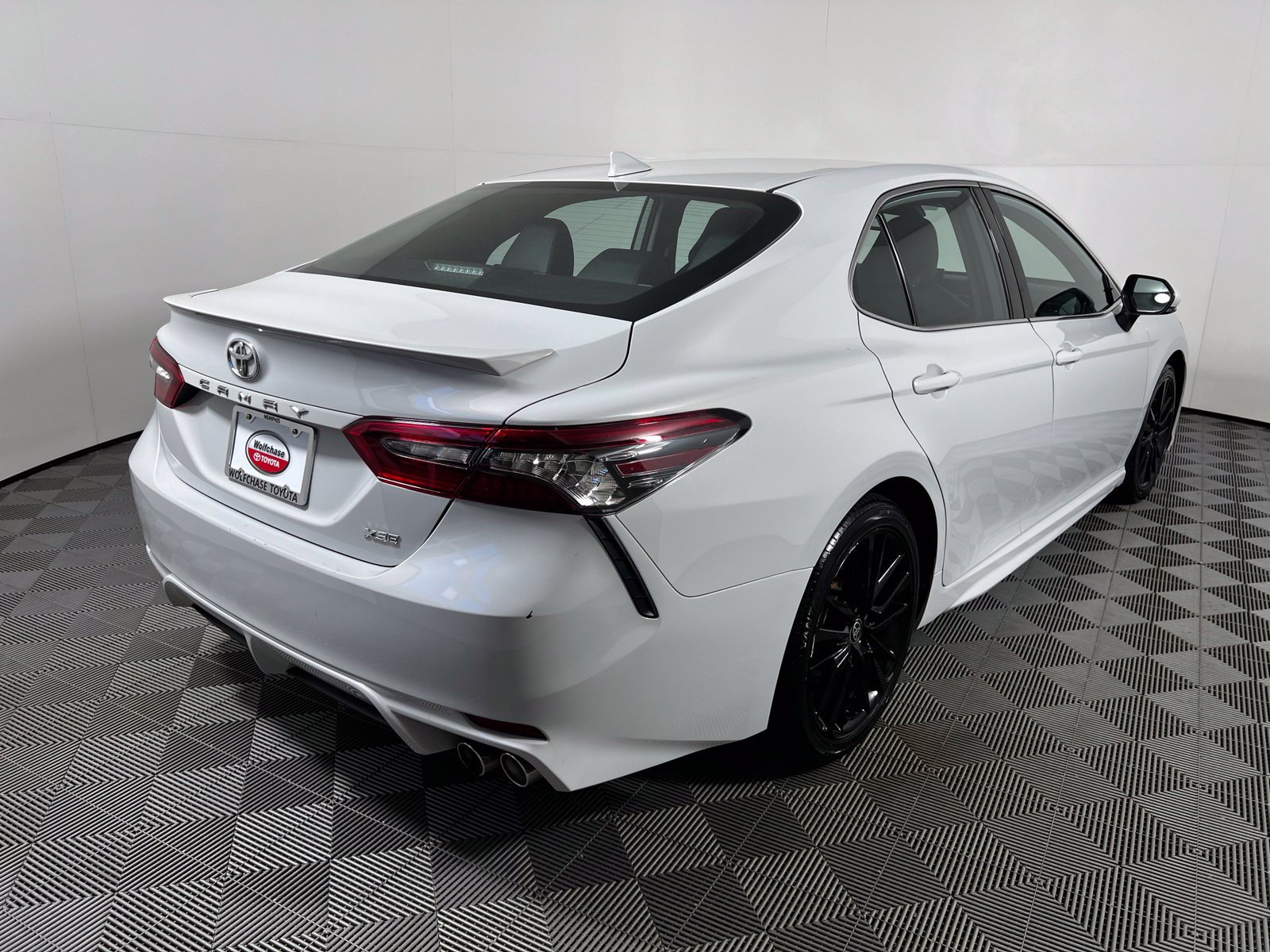 Used 2024 Toyota Camry XSE FWD image 5